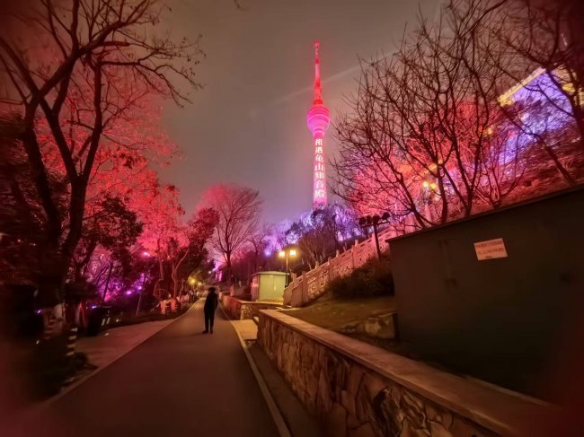 夜走江城