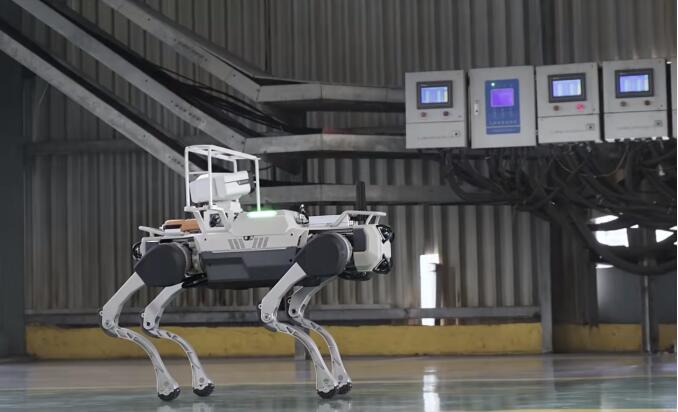 云深處科技機器狗進駐寧波鋼鐵 助力高爐巡檢邁入智能化新時代
