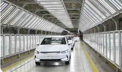 鋰價上行、芯片供應趨緊、購置稅調整  三重壓力倒逼汽車產業鏈加速重構