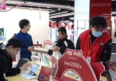 春節消費市場表現火熱 “政策禮包”激發消費者“煥新”熱情