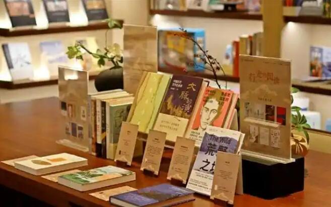 從5737本到5400公里：亞朵竹居發布2025年度閱讀數據與書單