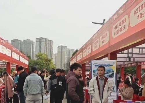 “線上+線下+AI智能”融合助力“春風” 各地復工復產按下“加速鍵”