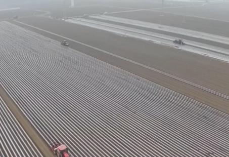 希望的田野萬象“耕”新春潮涌動 先進農機“硬核”賦能春耕“提速”惠農