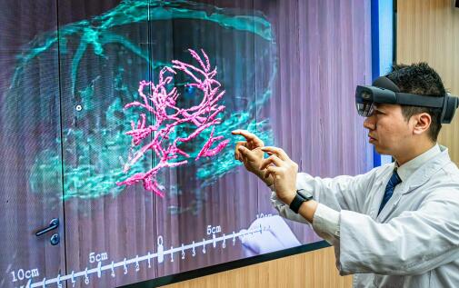 “接”入未來！腦機接口首入政府工作報告