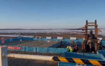 黑龍江項目建設迎雪復工 早日建“通途”