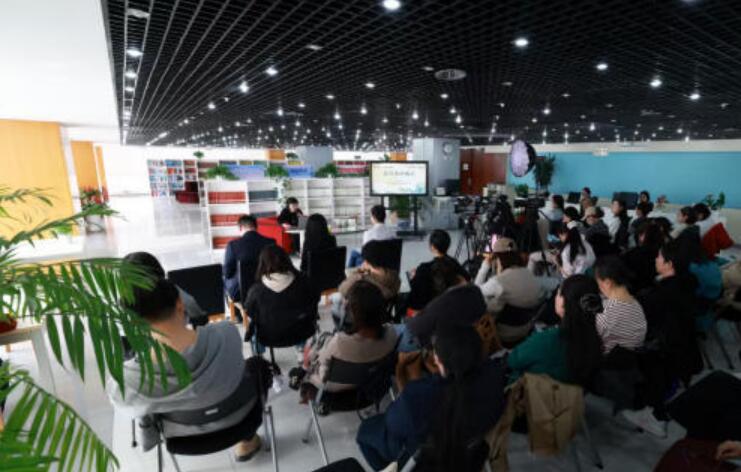 “名家談閱讀”系列講座舉辦 喬葉分享“在經典中成長”