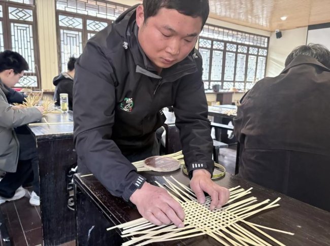 守藝傳匠心，搭橋連山野，傳聲促振興