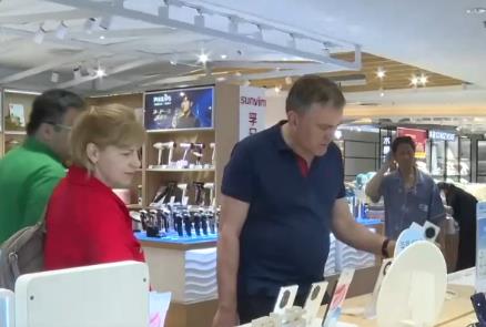 文旅、商貿流量持續火熱 高科技“土特產”成為全球消費者“心頭好”