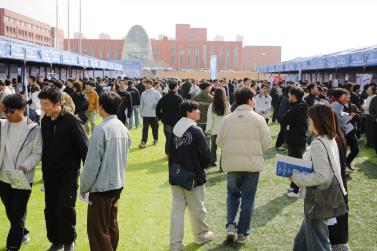 福建廈門積極構建“產業+專業+就業”校企對接平臺