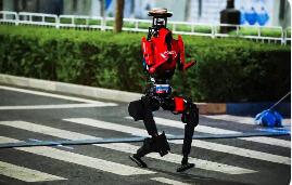 從人形機器人“半馬”預見未來產業躍遷