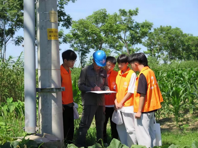 浙水院“光能先知”團隊與浙江松菱電氣 校企協同攻堅光伏并網難題