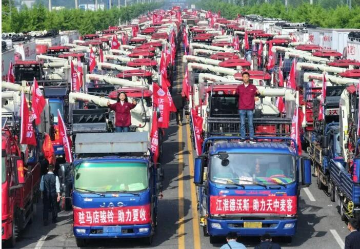 駿馳千里護豐收！江淮1卡助陣沃得農機跨區作業出征