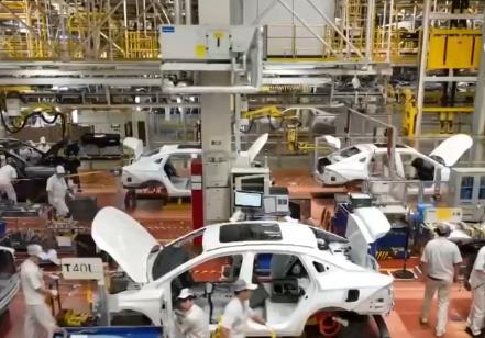 以核心技術為支撐、差異化布局全球市場 中國車企打造“出海”新模式