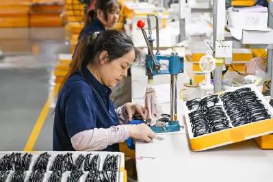 “眼鏡架制作工”國家職業標準發布  為行業人才發展立規明向