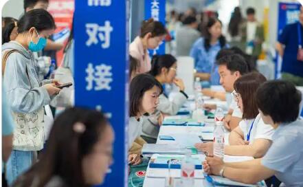 AI浪潮澎湃 就業市場涌現新機遇