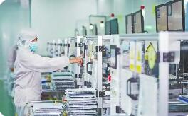 電子信息制造業“一馬當先” 規模連續13年穩居全部工業大類首位