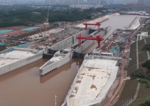 平陸運河青年樞紐船閘開始密封檢查 計劃6月初完成