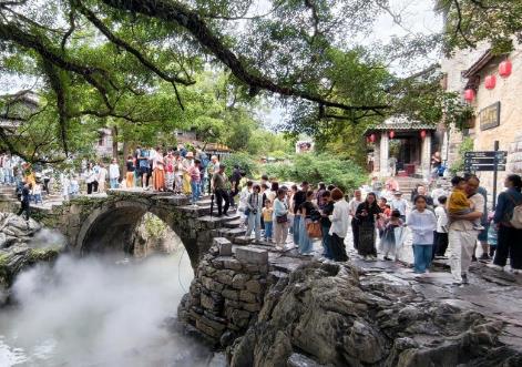 3.25億人次出游 “五一”假期樂享文旅新風