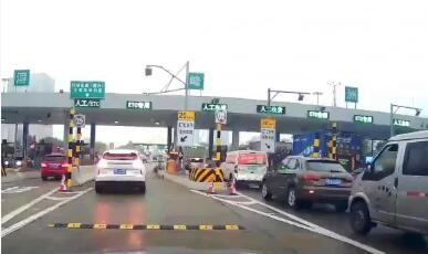 兼容ETC　多地試點高速公路“手機+”無卡通行