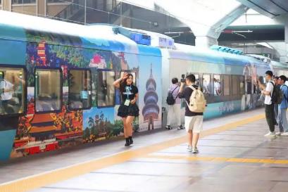 前四月全國開行旅游列車超千列