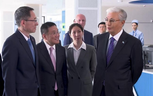中鐵亞歐建設投資有限公司傾力承建的哈薩克斯坦阿斯塔納全自動無人駕駛輕軌順利通車