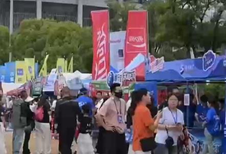 各地特色活動點燃夏日消費熱情 文體旅商深度融拓展城市消費空間