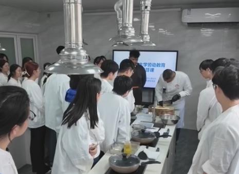 曾經相對冷門的高校勞動實踐課成為“香餑餑” 背后隱藏著哪些深層原因？