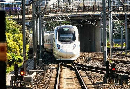 進度條刷新！我國最北高鐵哈伊高鐵開行首趟動車組測試列車