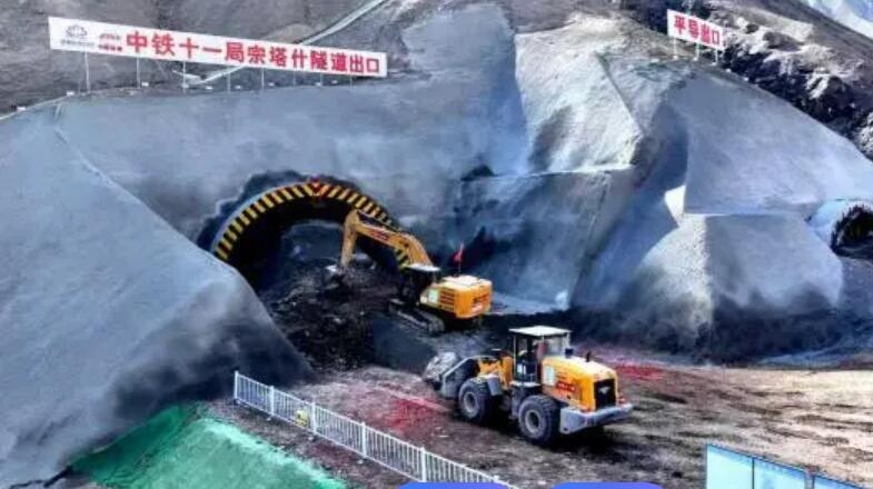 G217莎塔公路全線最長隧道順利掘進