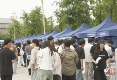“真金白銀”投入建設高水平專業群 職業教育成人才“蓄水池”產業升級“助推器”