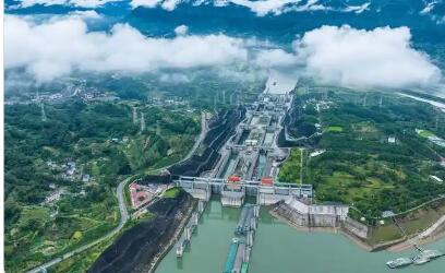 三峽樞紐新通道未來可通行萬噸級大型船舶