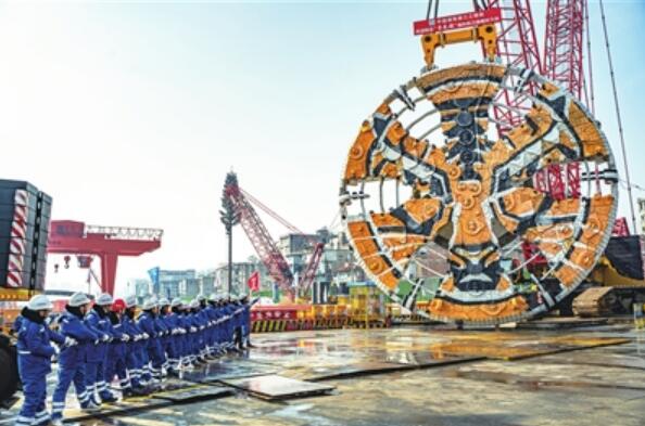空中“變形金剛” 地下“管線醫生” 基建“黑科技”亮相第17屆國際基建論壇