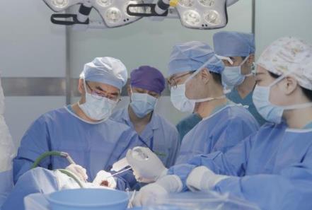 華南首例全侵入式腦機接口手術在廣州完成