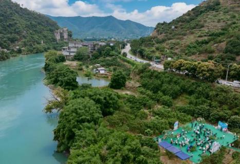 “中國三華李之鄉”粵北翁源鮮果開摘 多元融合賦能鄉村振興