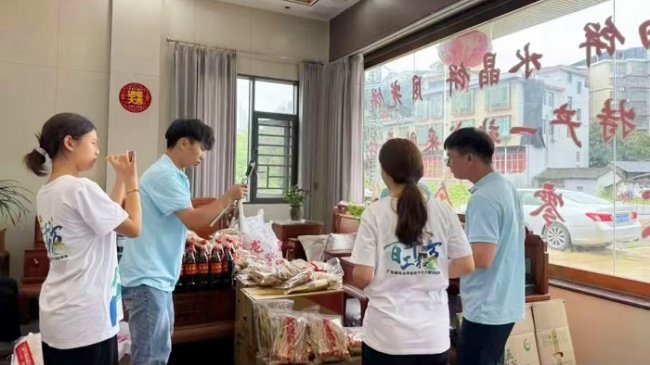 東華職院數智經貿學院專業：直播助農獲省級獎項，畢業生就業率高達98.9%