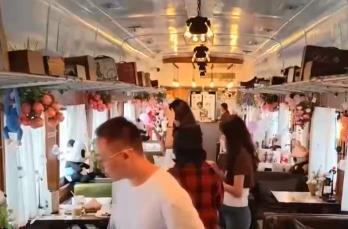 從流動觀光旅游專列到城市鐵路遺存空間 列車完成業態“換軌”拓寬消費場景