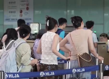 串飛航線將文旅資源連線成面 助力特色游從“一地一季”轉向“全域全季”