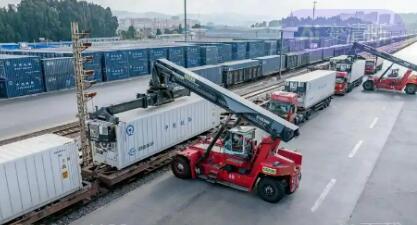 中老鐵路跨境貨物運輸突破2000萬噸