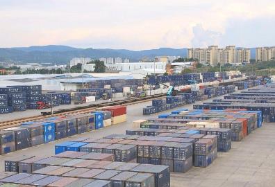 中老鐵路跨境貨物運輸量突破2000萬噸