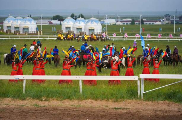 錫林郭勒第三屆夏季蒙古馬超級聯賽總決賽開幕