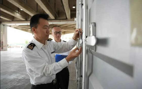 “空空中轉”通道再擴容 “杭州—長春”出口轉關線路開通