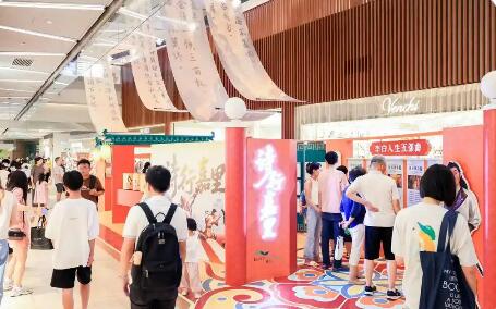 人均服務消費支出占比超46%，消費結構轉型提速