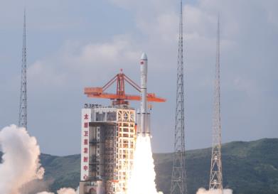 我國成功發射通信技術試驗衛星二十七號A/B星