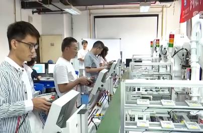 跨界“充電蓄能”成為新風尚 訂單班“送教入企”數字人才隊伍擴容提質
