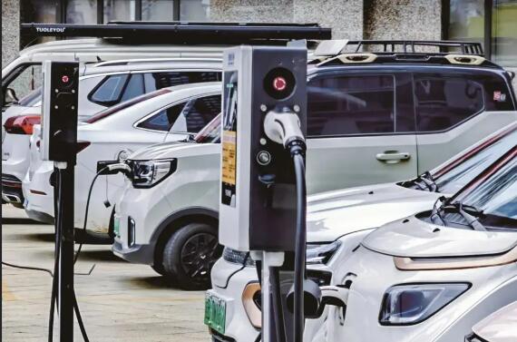 廣西上半年新能源汽車充電量首破10億千瓦時大關