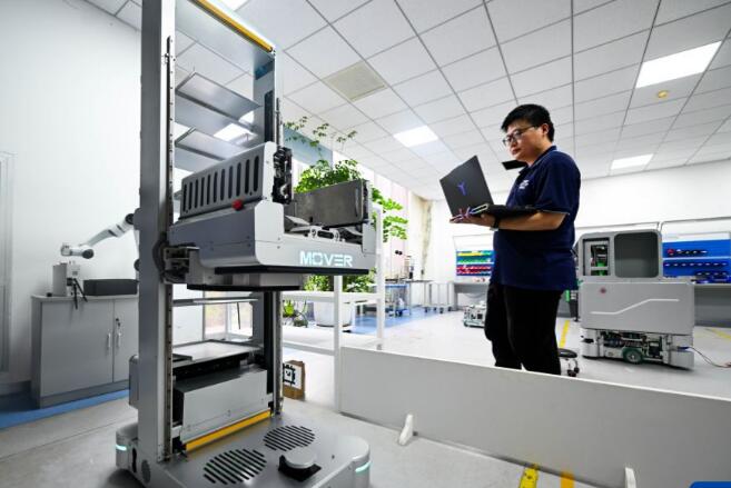 天津上半年智能機器人規上企業工業總產值同比增長15.2%