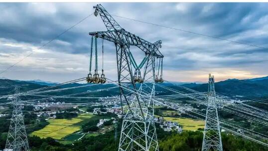 廣東電網以全鏈條實踐護航“十五五”綠色開局