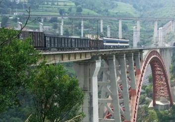 川渝黔地區鐵路運輸創新高 今年已發送旅客超3億人次