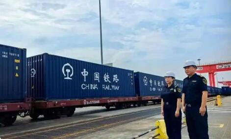 粵滬鐵海聯運外貿物流新通道落地運行
