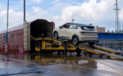 今年以來中老鐵路商品汽車發運量同比增長近6倍